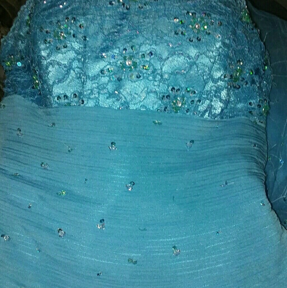 Alyce design prom dress